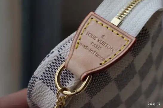 MINI ACCESSOIRES VUITTON POCHETTE LOUIS 0619